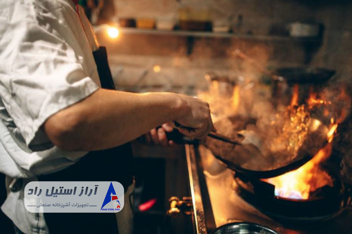 استخدام و مدیریت کارکنان رستوران بین راهی